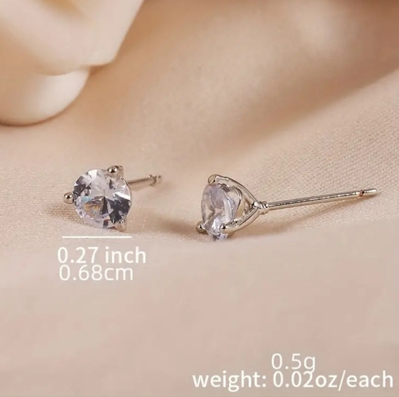 Sparkling Zircon Stud 925 Silver Plated copper earrings. GOLD OR SILVER - Picture 4 of 6